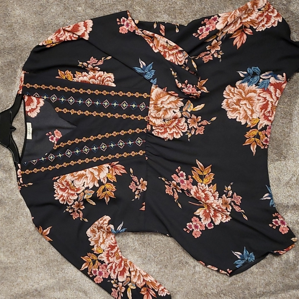 Blouse /Shirt